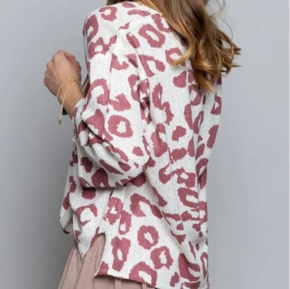 Sold POL thin sweater top - Picture 4 of 5